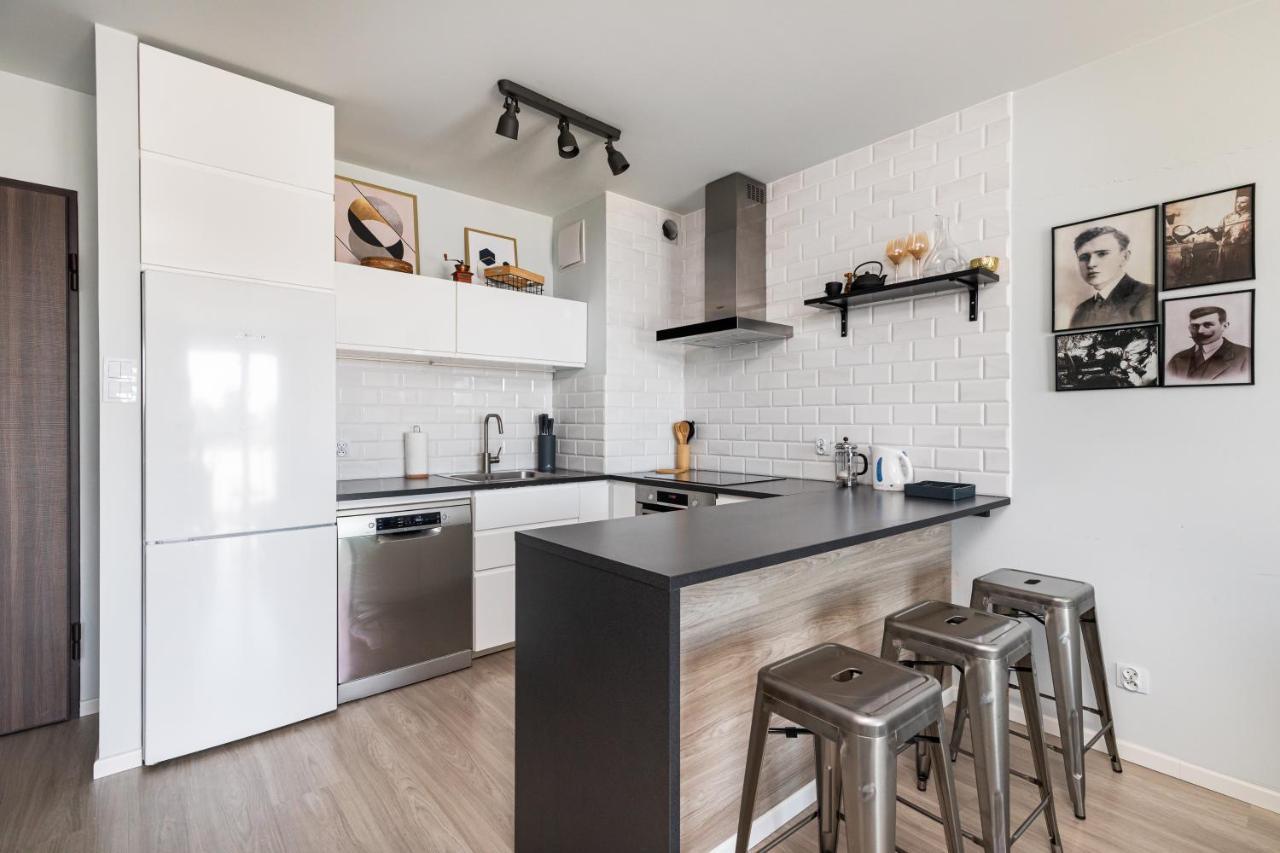 Owsiana 9 - Modern Designed Apartment With Balcony By Noclegi Renters Warschau Buitenkant foto